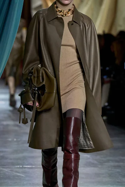 Look 40